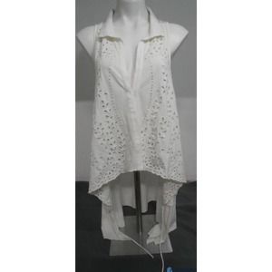 Forever That Girl Wmn's White/Floral Stitched Blouse Sz. M/L